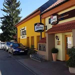 https://ubytovani-u-smrku.praguehotelsweb.com